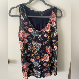 Sleeveless blouse‎